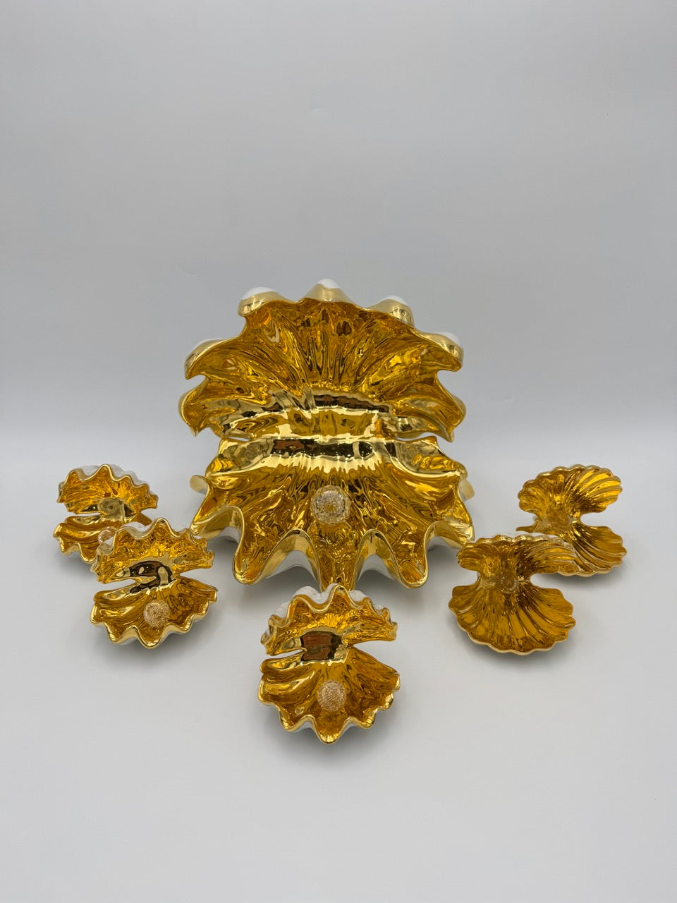 Capodimonte oyster shell with Swarovski crystal pearl by Vittorio Sabatini Collection